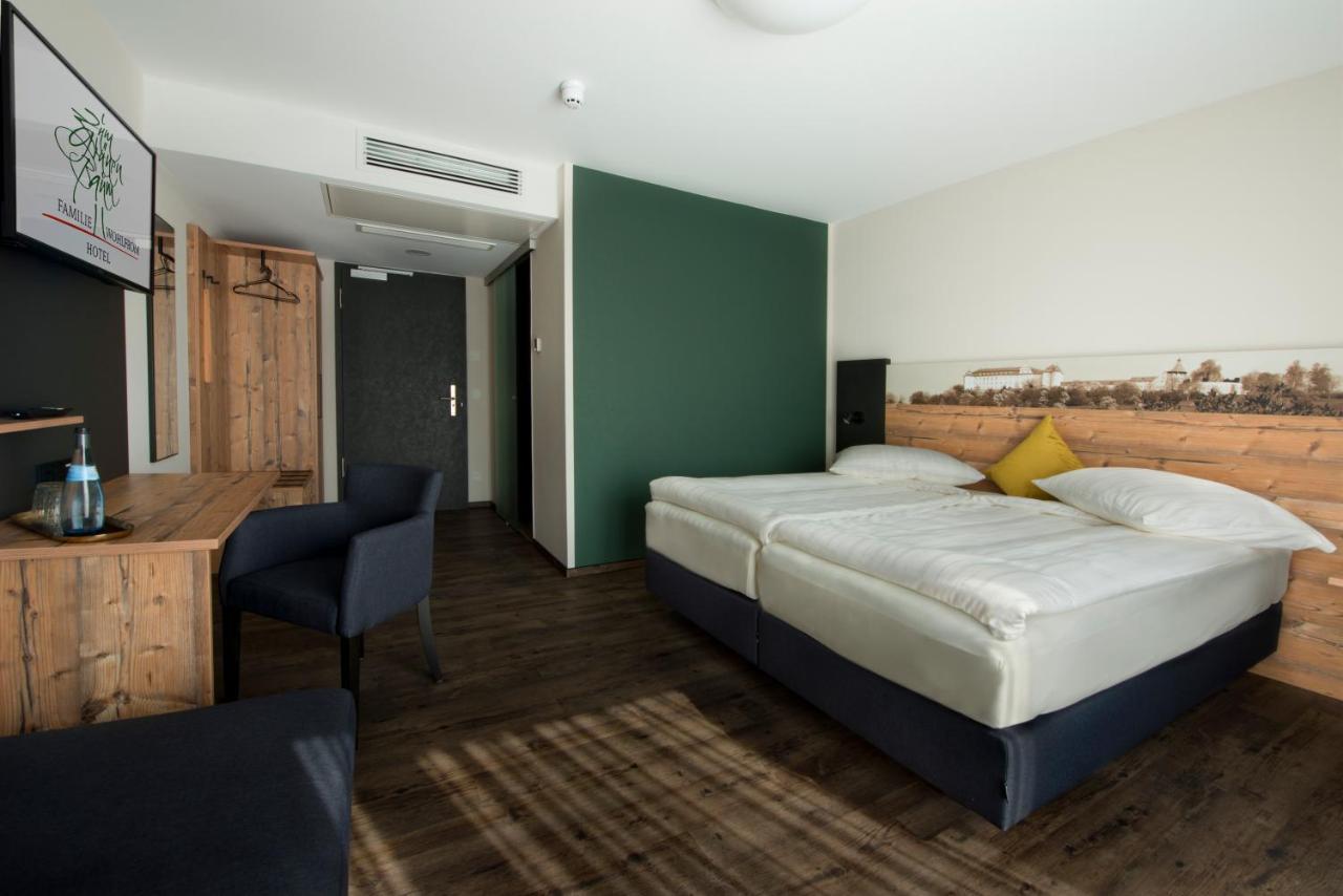 Hotel Zum Gruenen Baum Pfahlheim Kültér fotó